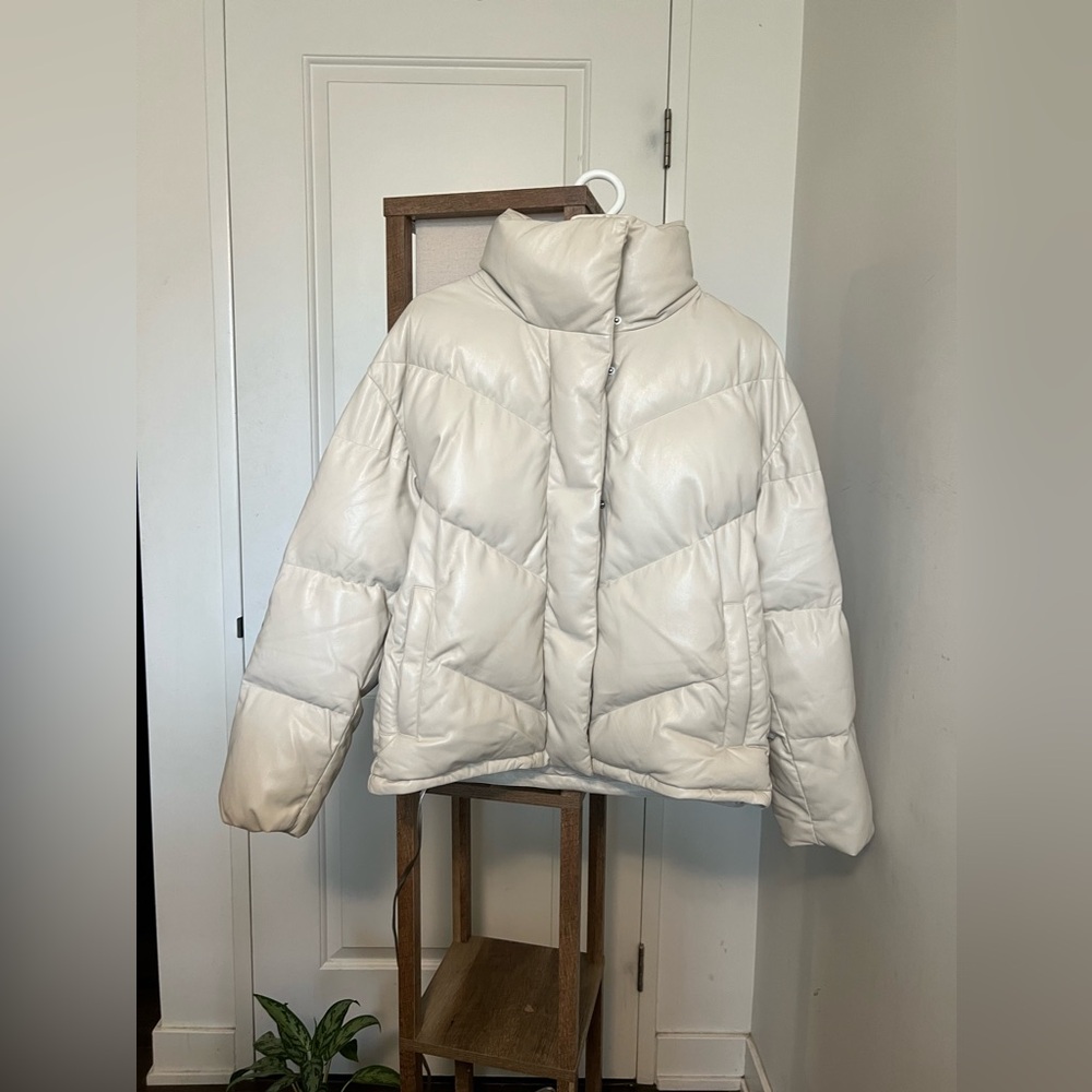 Artizia Cloud Puff - Size Small White Faux Leather Puffer